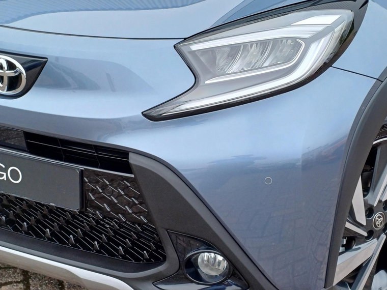 Vehicle Image 10