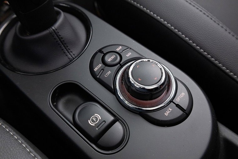 Vehicle Image 18