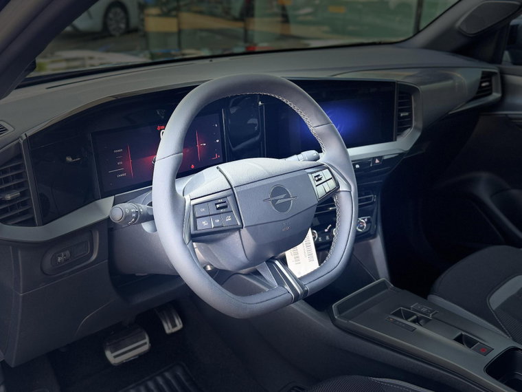Vehicle Image 22