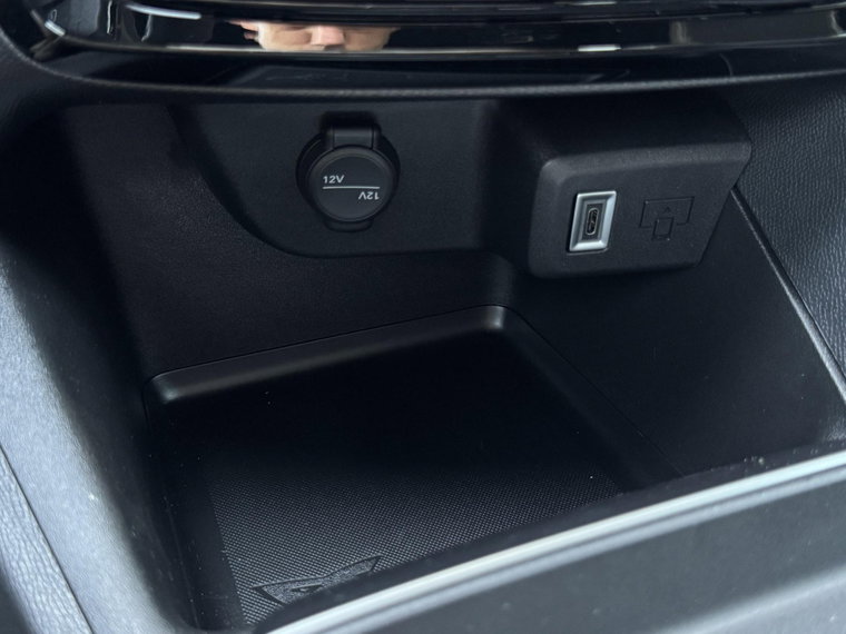 Vehicle Image 35