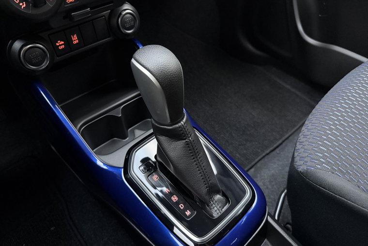 Vehicle Image 25