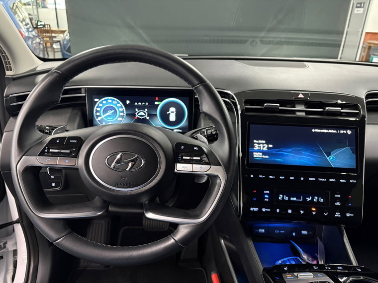 Vehicle Image 12