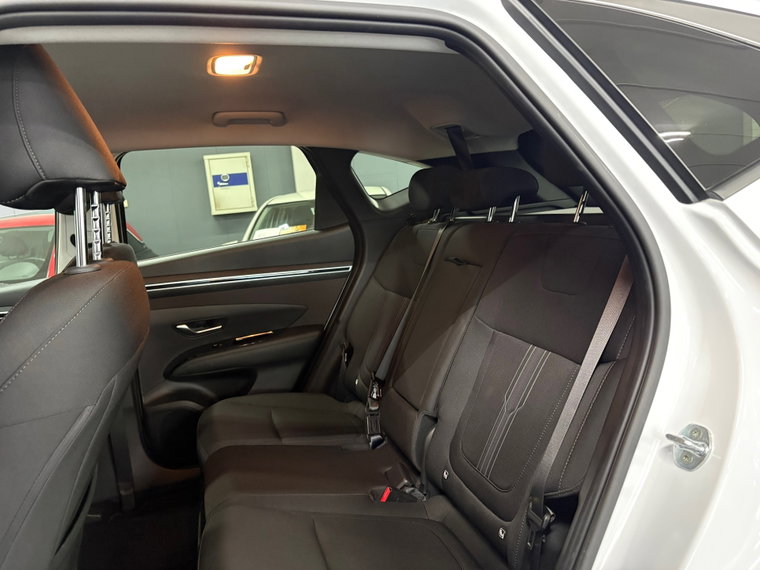 Vehicle Image 32