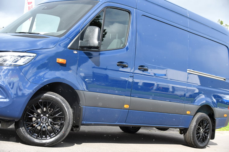Vehicle Image 33
