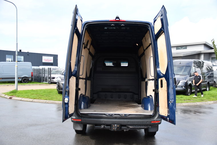 Vehicle Image 35