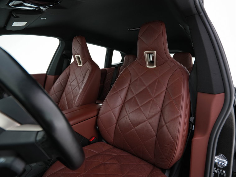 Vehicle Image 33