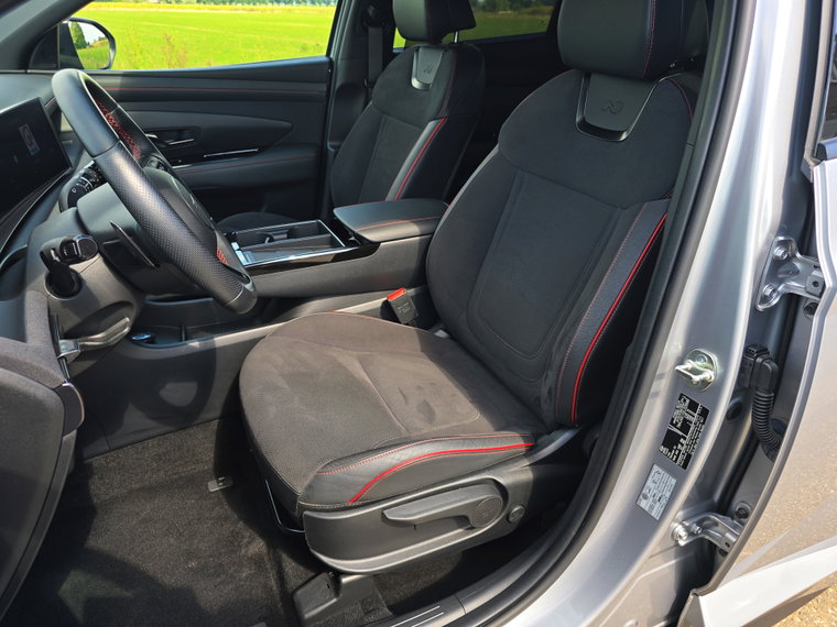 Vehicle Image 25