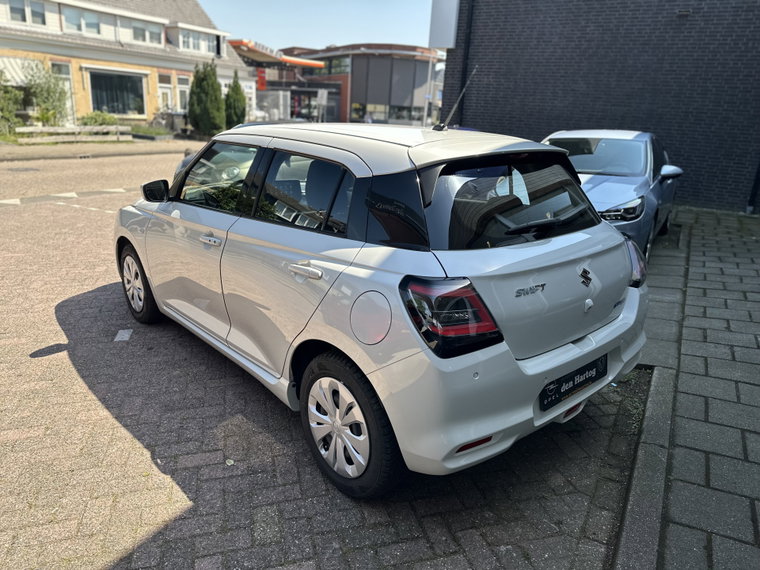 Vehicle Image 28