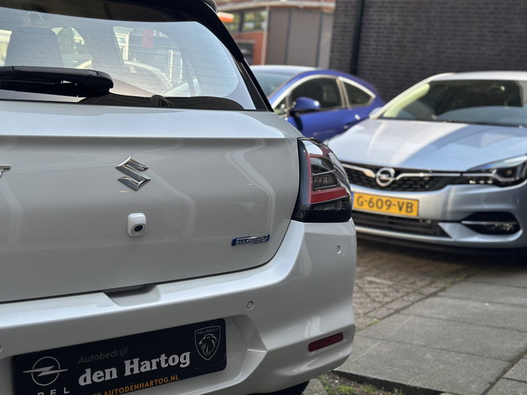 Vehicle Image 32