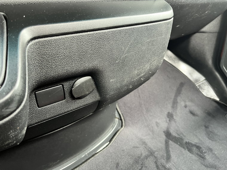Vehicle Image 48