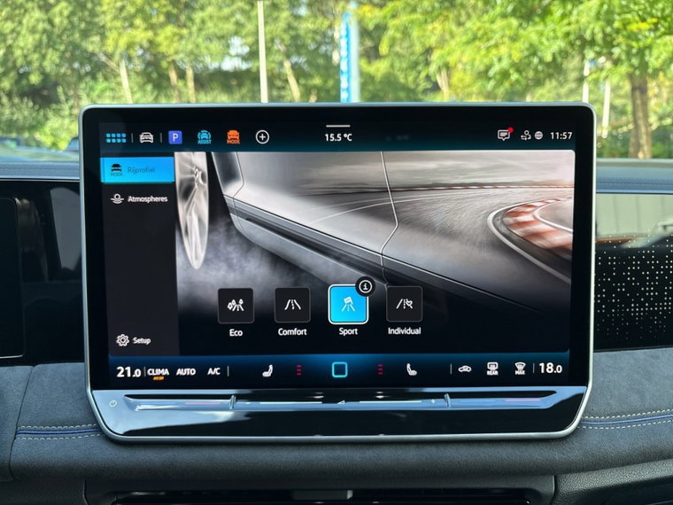 Vehicle Image 28