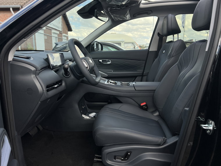 Vehicle Image 23