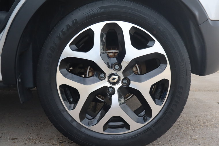 Vehicle Image 17