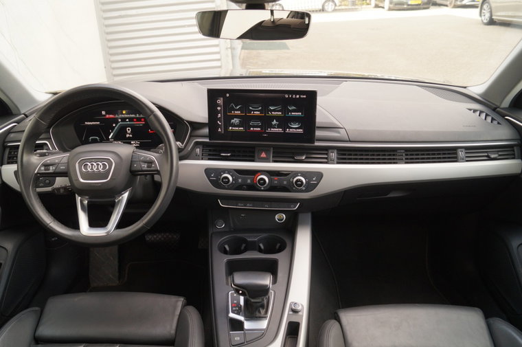 Vehicle Image 9