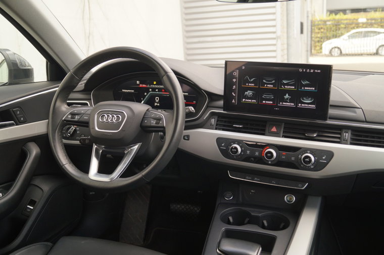 Vehicle Image 10