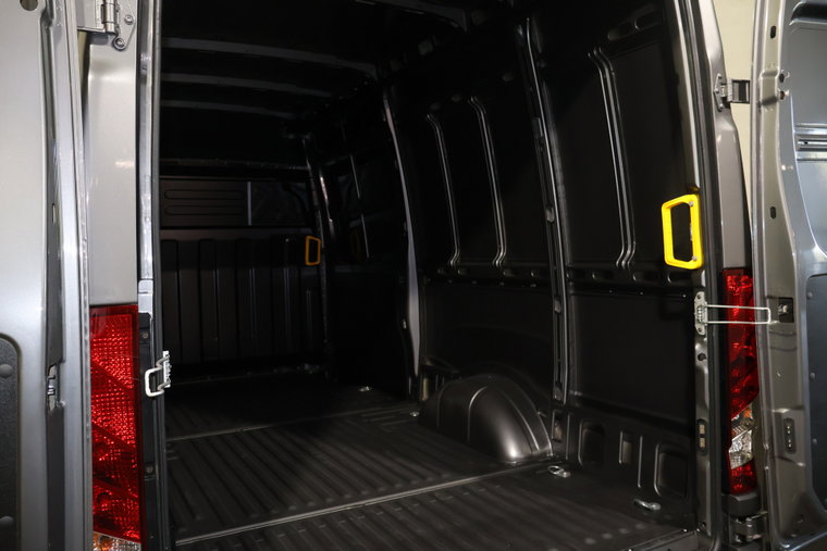 Vehicle Image 13