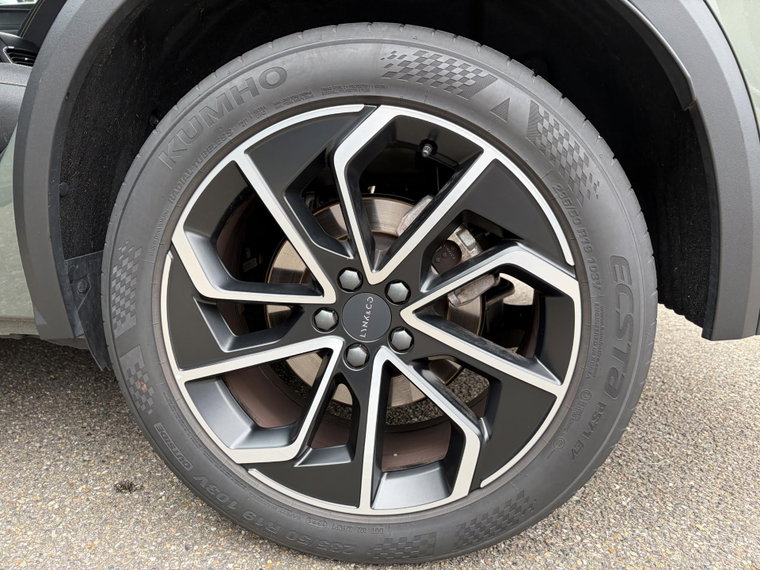 Vehicle Image 8
