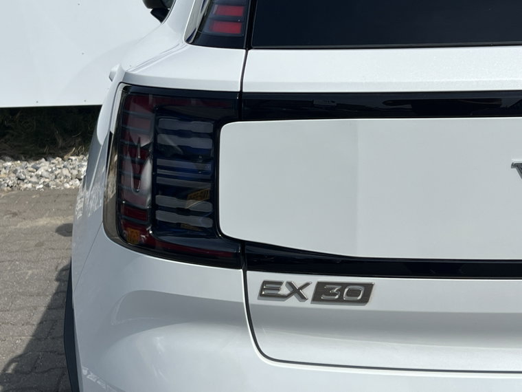 Vehicle Image 33
