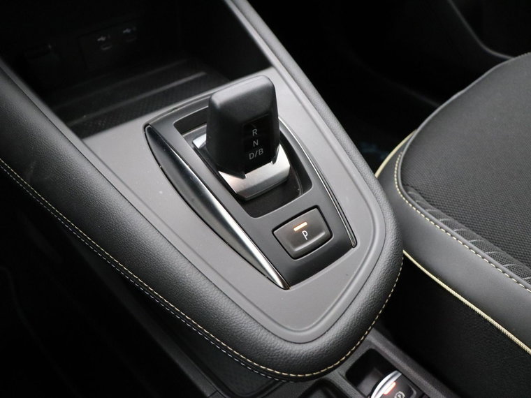 Vehicle Image 32