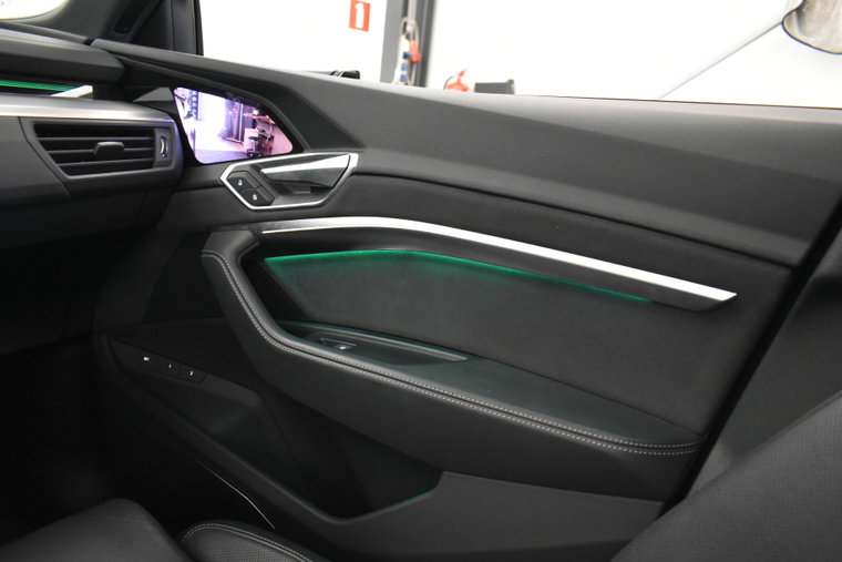 Vehicle Image 36