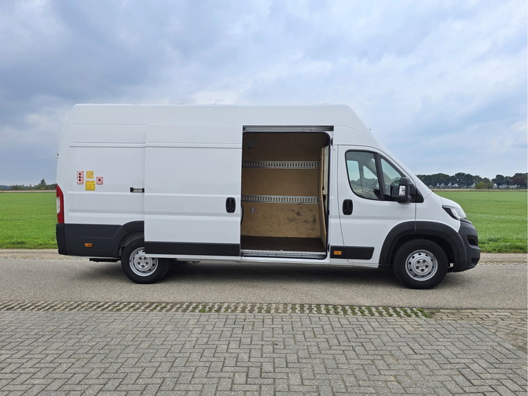 Vehicle Image 27