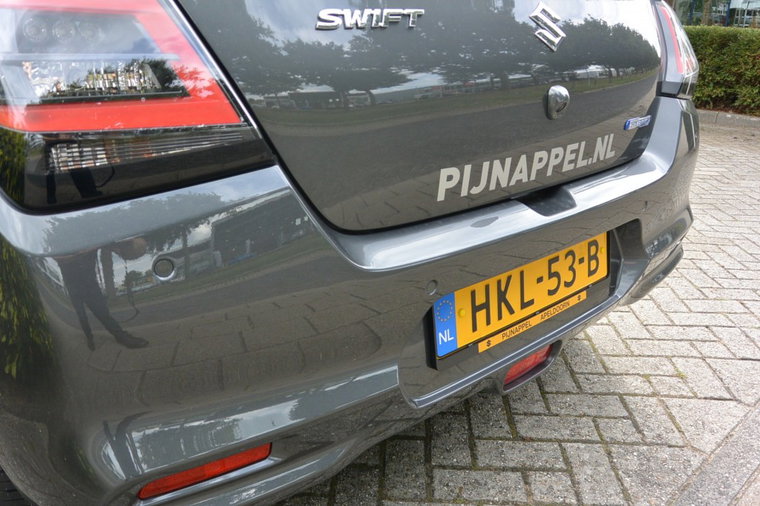 Vehicle Image 12