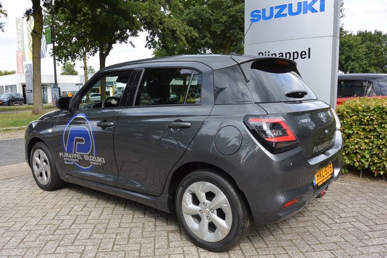 Vehicle Image 6