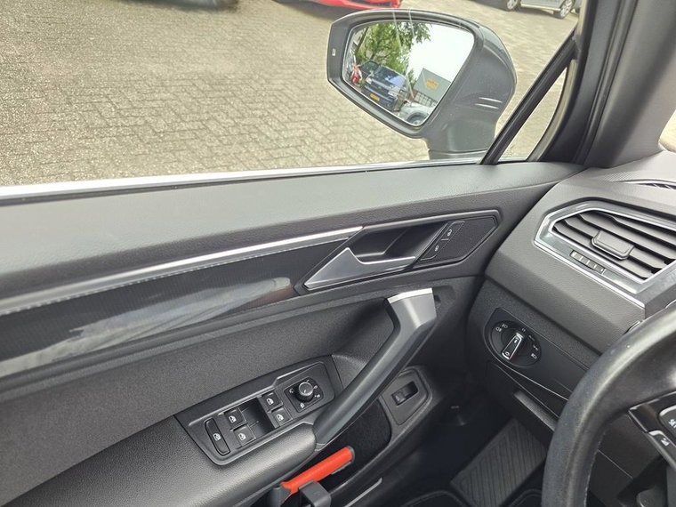 Vehicle Image 27