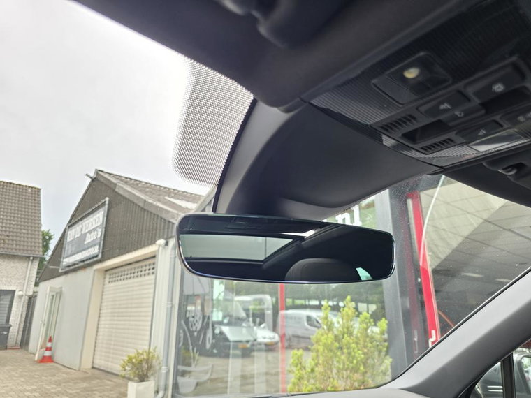 Vehicle Image 29