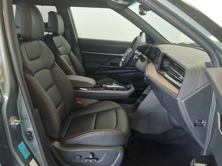 Vehicle Image 38