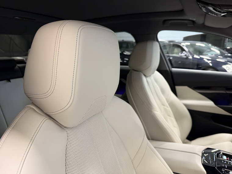 Vehicle Image 39