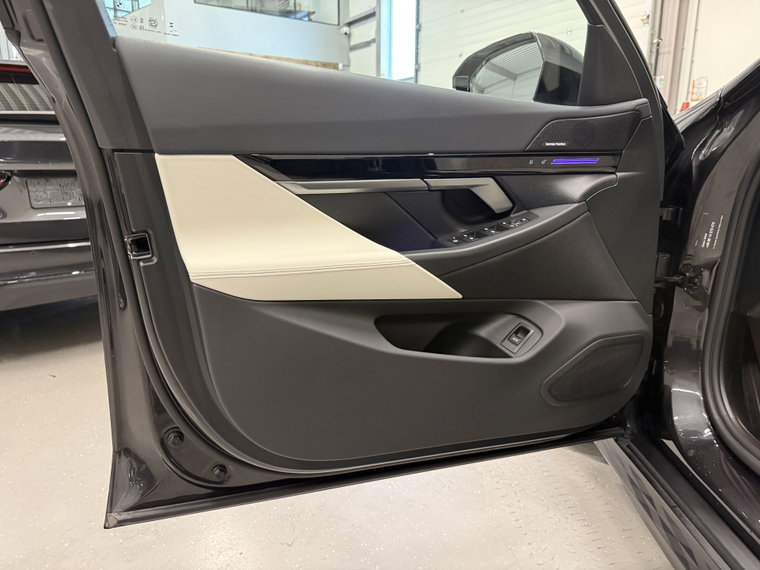 Vehicle Image 41