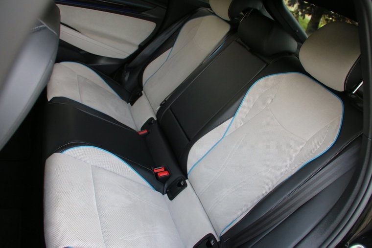 Vehicle Image 21