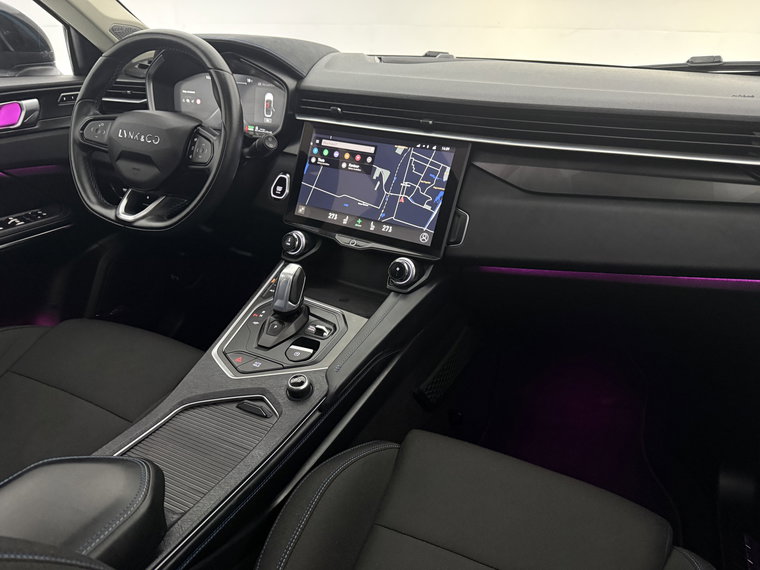 Vehicle Image 16