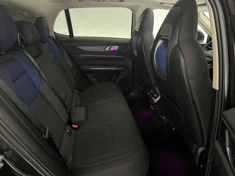 Vehicle Image 37