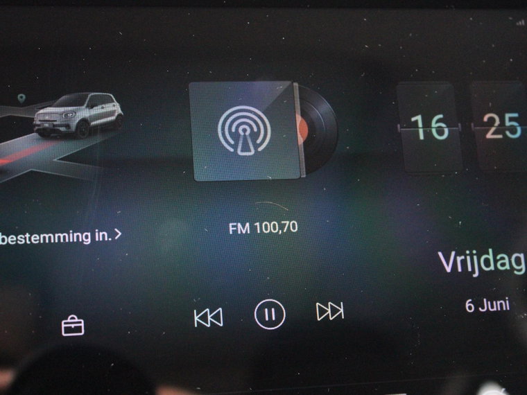 Vehicle Image 23