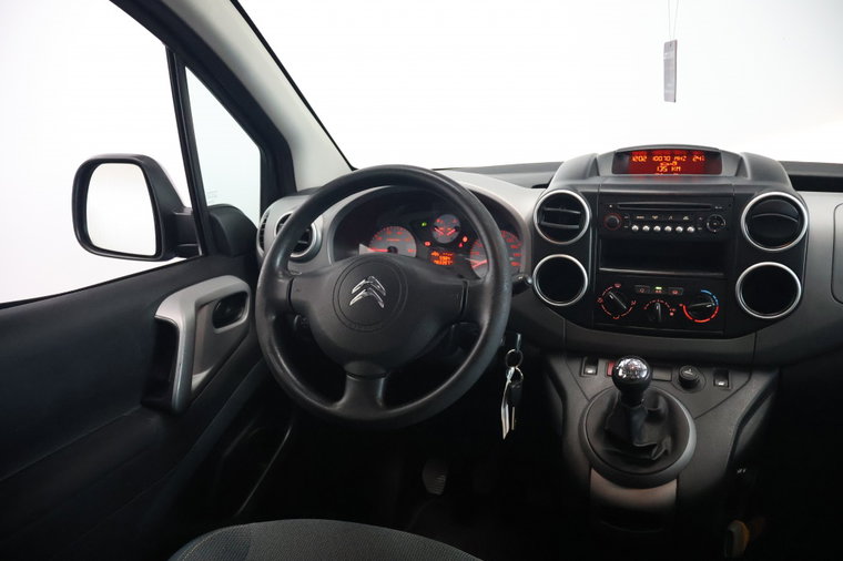 Vehicle Image 22