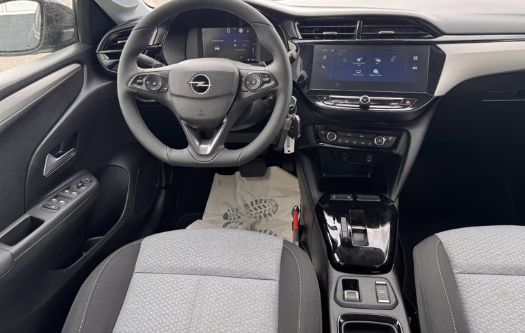Vehicle Image 13