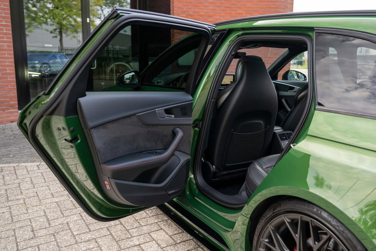 Vehicle Image 34