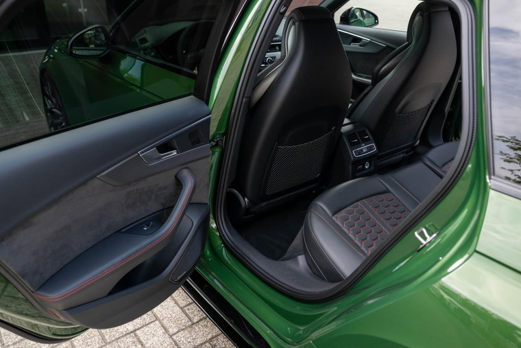 Vehicle Image 35