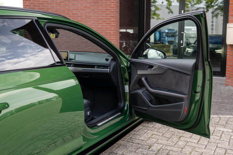 Vehicle Image 37