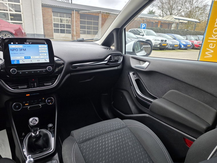 Vehicle Image 13