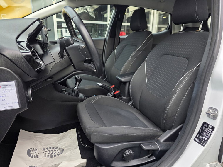 Vehicle Image 11
