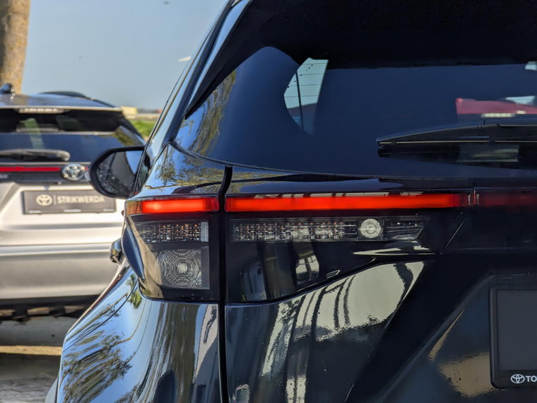 Vehicle Image 11