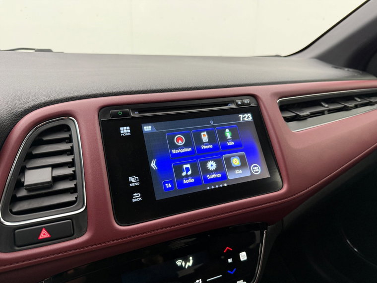 Vehicle Image 21