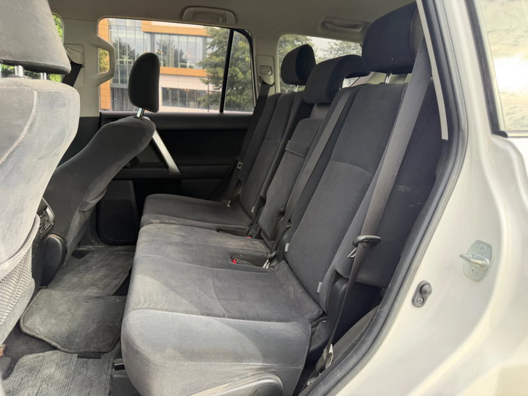 Vehicle Image 8