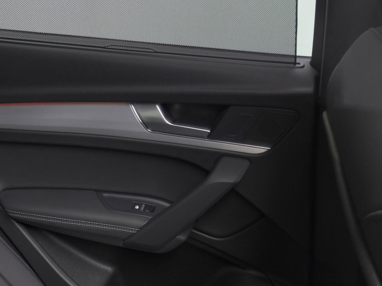 Vehicle Image 33