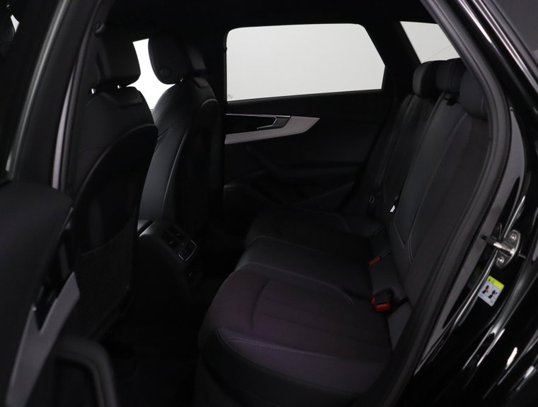Vehicle Image 38