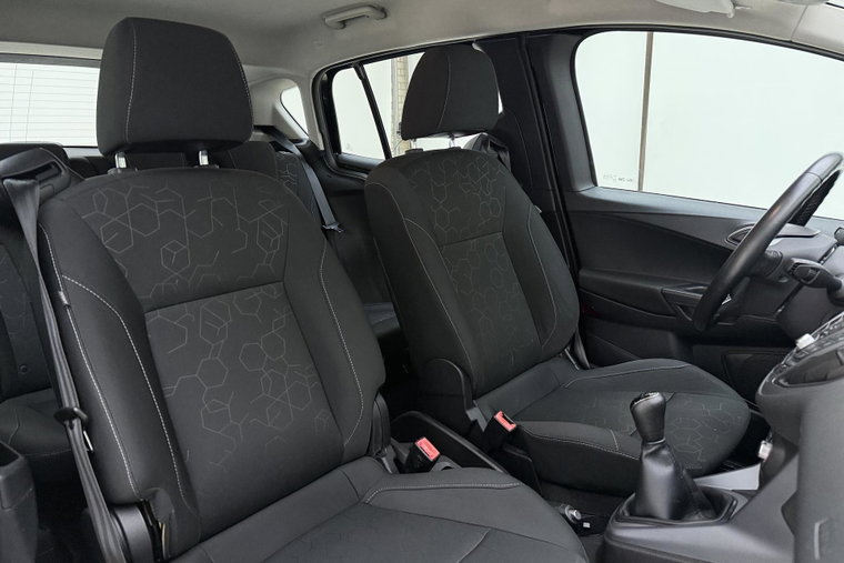Vehicle Image 15