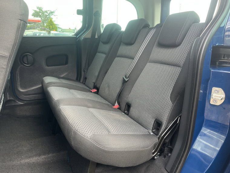 Vehicle Image 24